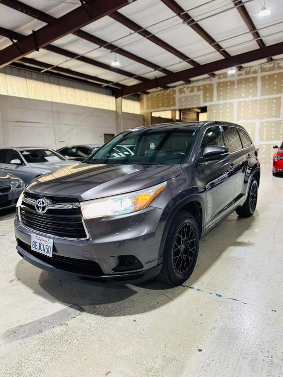 used 2016 Toyota Highlander car, priced at $10,999