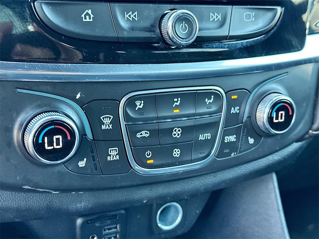 used 2022 Chevrolet Traverse car, priced at $26,890
