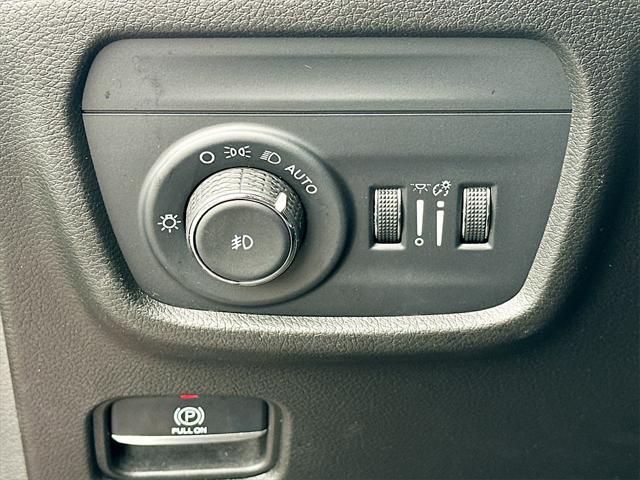 used 2022 Jeep Grand Cherokee car, priced at $31,999