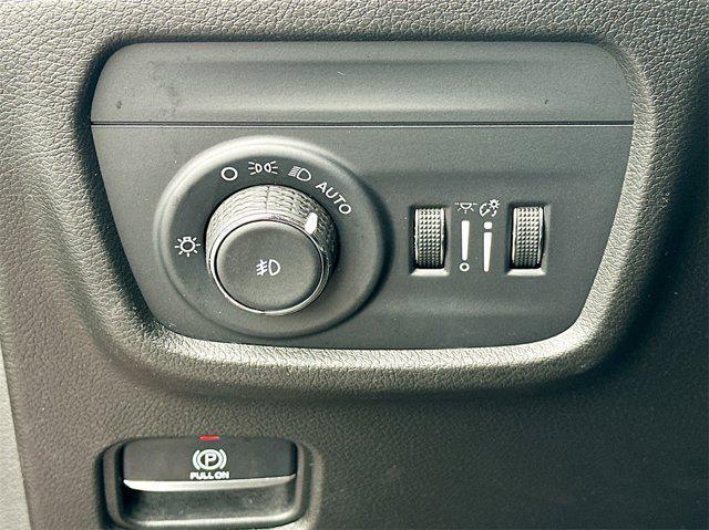 used 2022 Jeep Grand Cherokee car, priced at $31,999