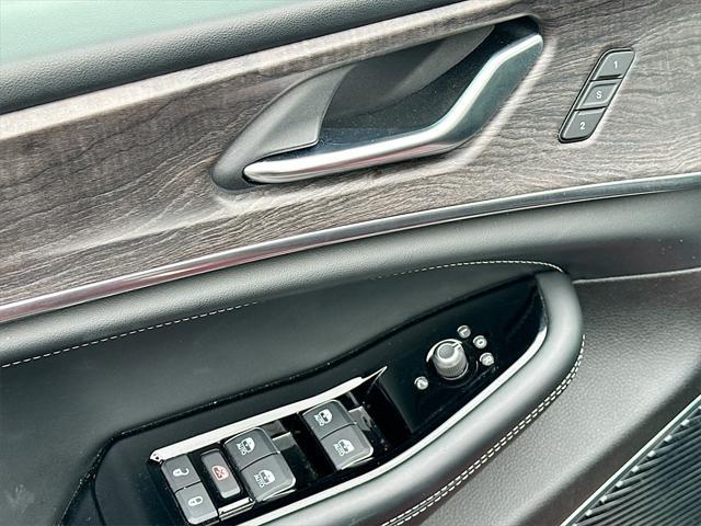 used 2022 Jeep Grand Cherokee car, priced at $31,999