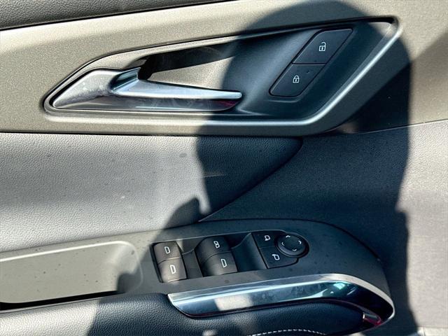 new 2025 Chevrolet Traverse car, priced at $46,320