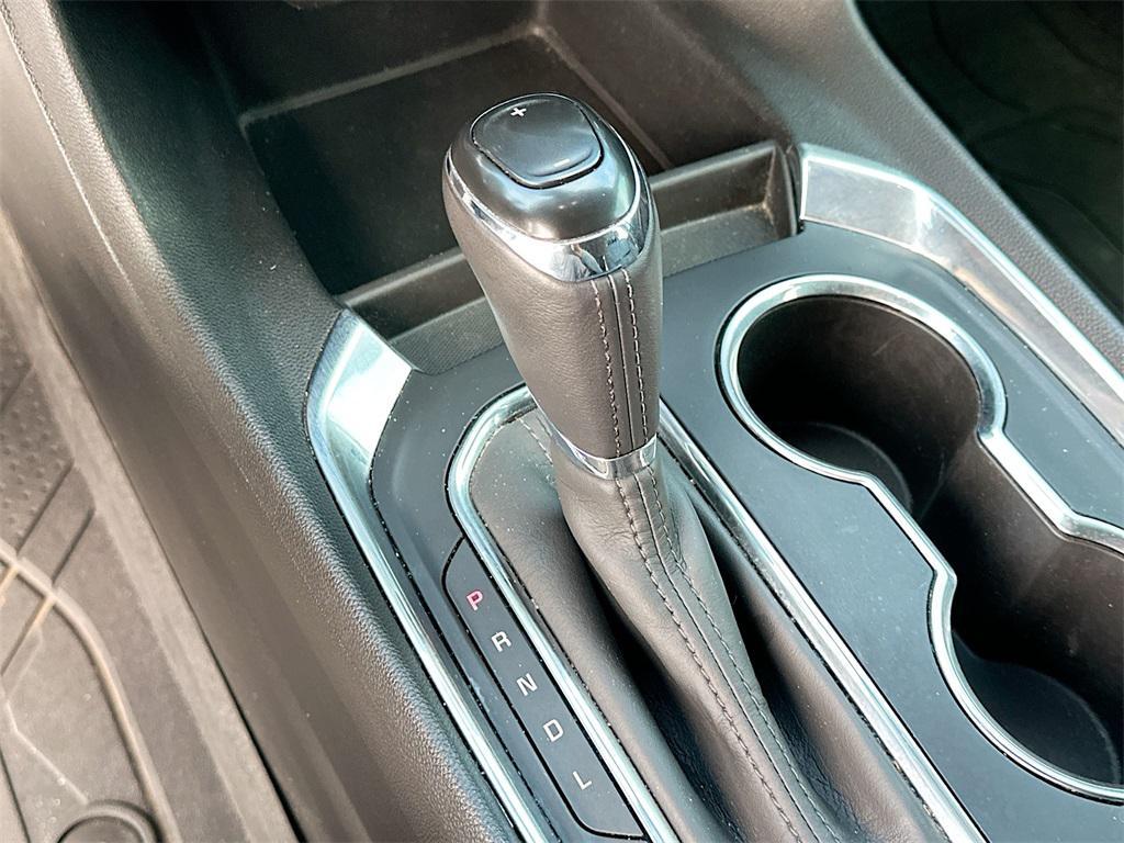used 2020 Chevrolet Traverse car, priced at $23,889