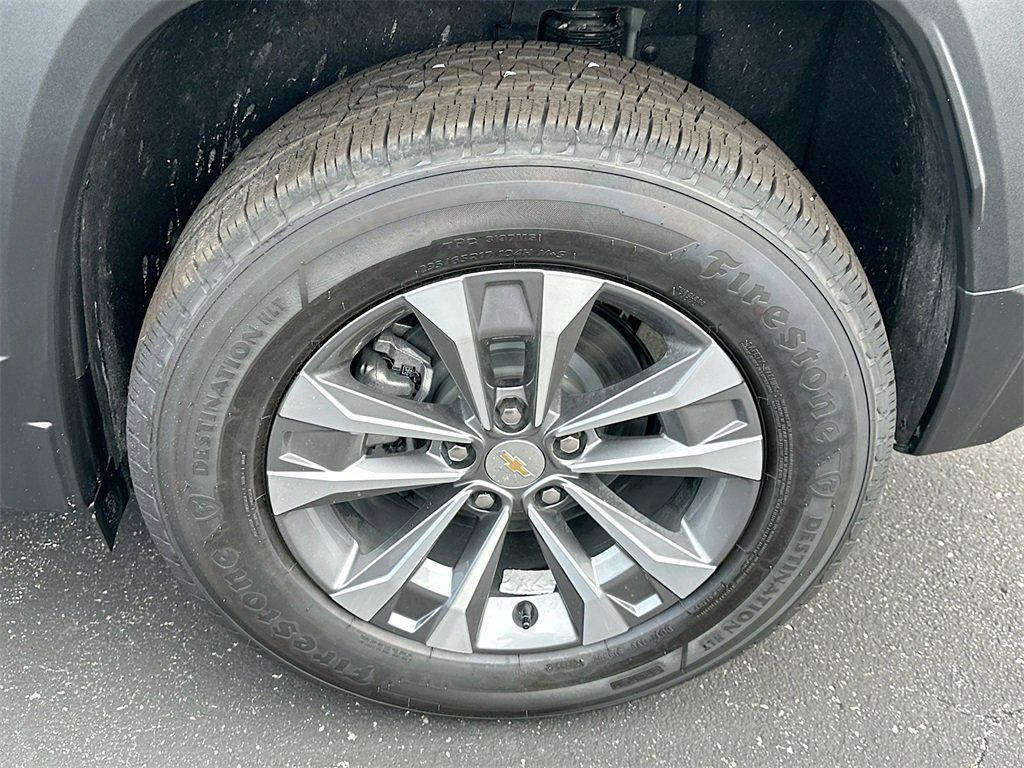 new 2026 Chevrolet Equinox car, priced at $31,090