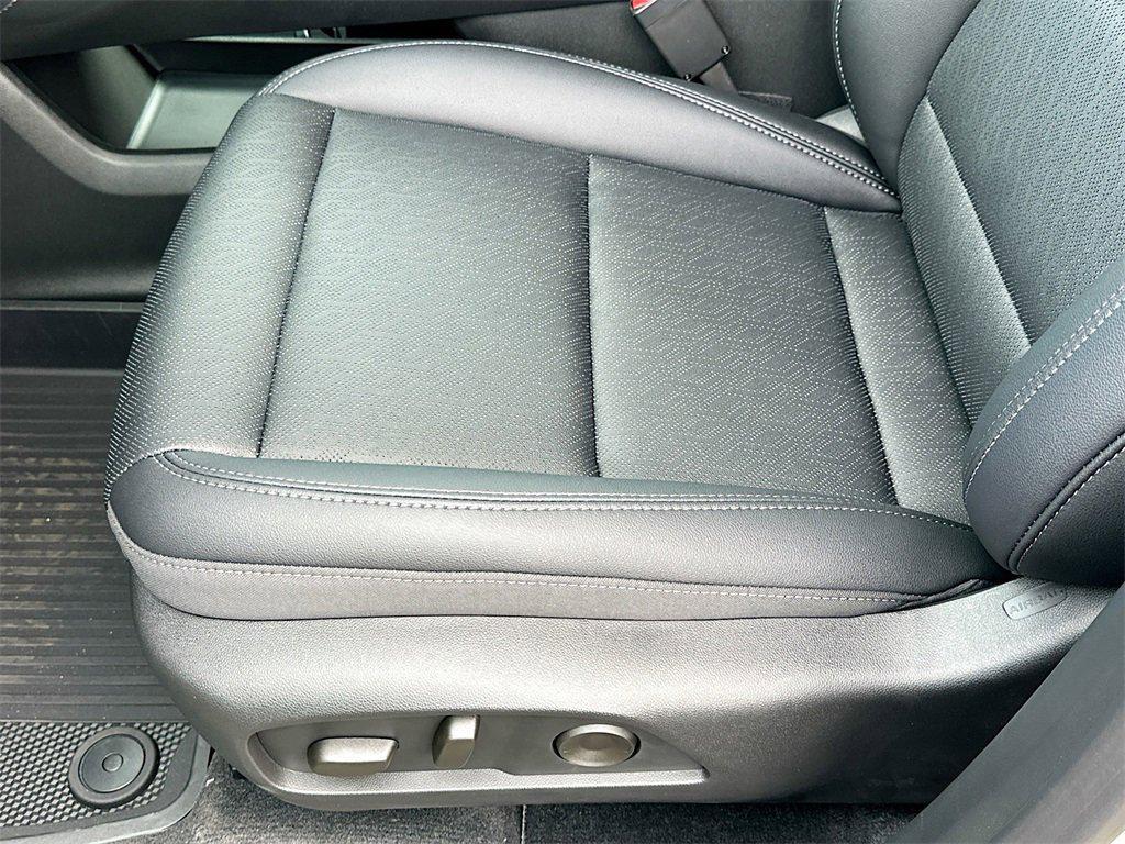 new 2026 Chevrolet Equinox car, priced at $31,090