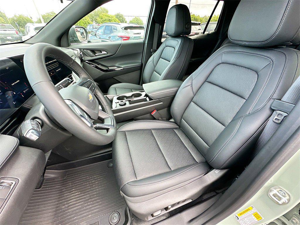 new 2026 Chevrolet Equinox car, priced at $31,090