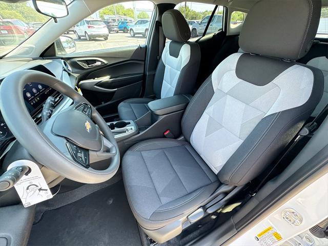 new 2025 Chevrolet Trax car, priced at $22,290