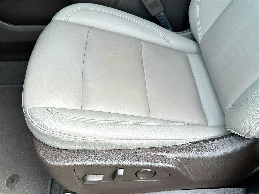 used 2022 Chevrolet Tahoe car, priced at $49,910