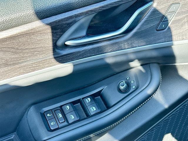 used 2023 Jeep Grand Cherokee car, priced at $29,999