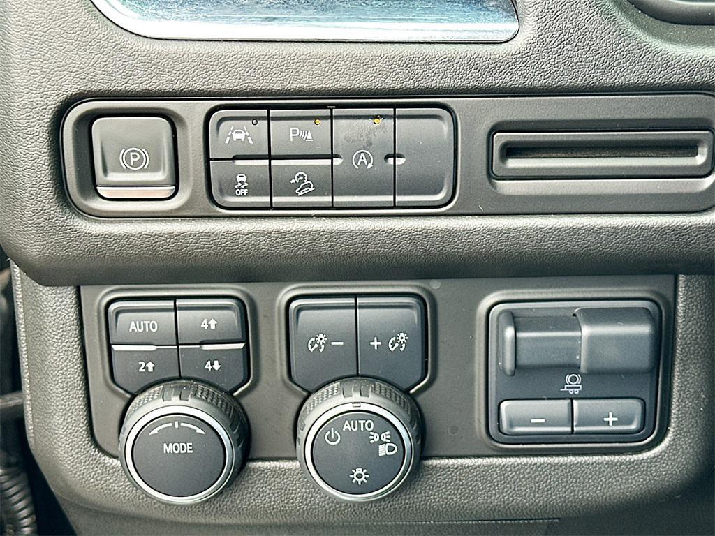 used 2023 Chevrolet Suburban car, priced at $49,952