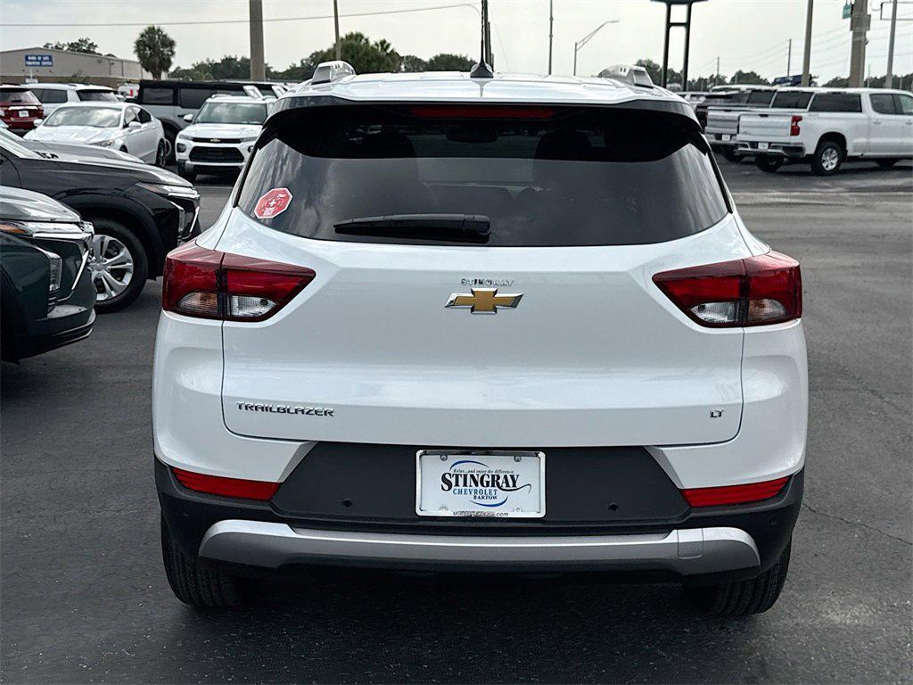 new 2025 Chevrolet TrailBlazer car, priced at $27,075