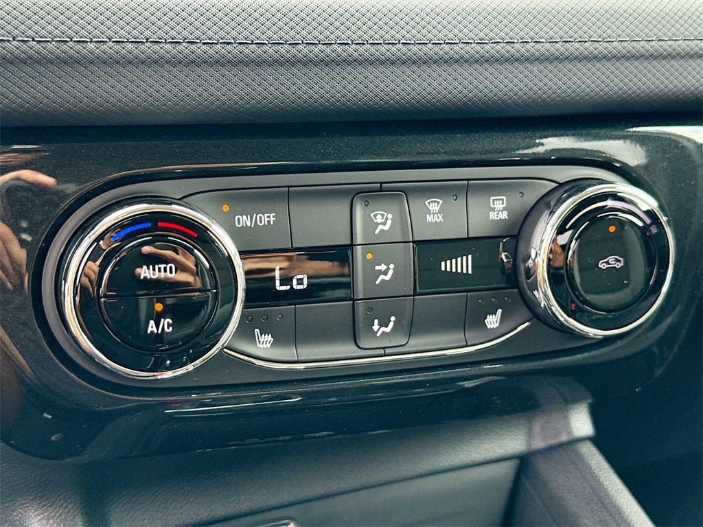 new 2025 Chevrolet TrailBlazer car, priced at $27,075