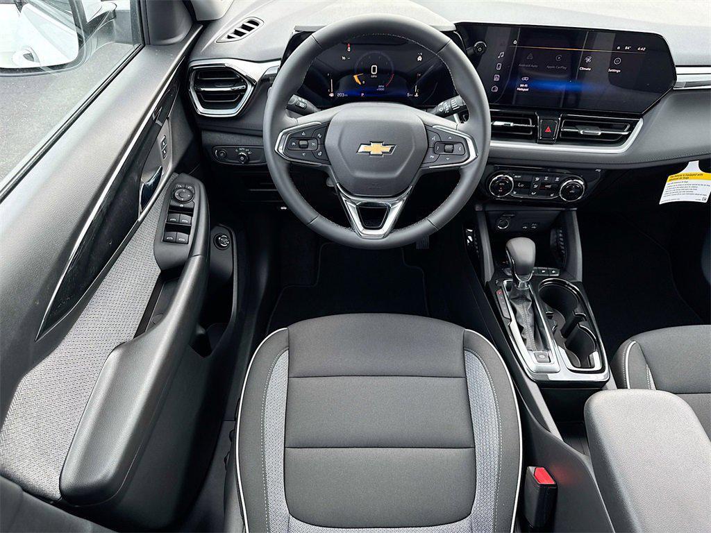 new 2025 Chevrolet TrailBlazer car, priced at $27,075
