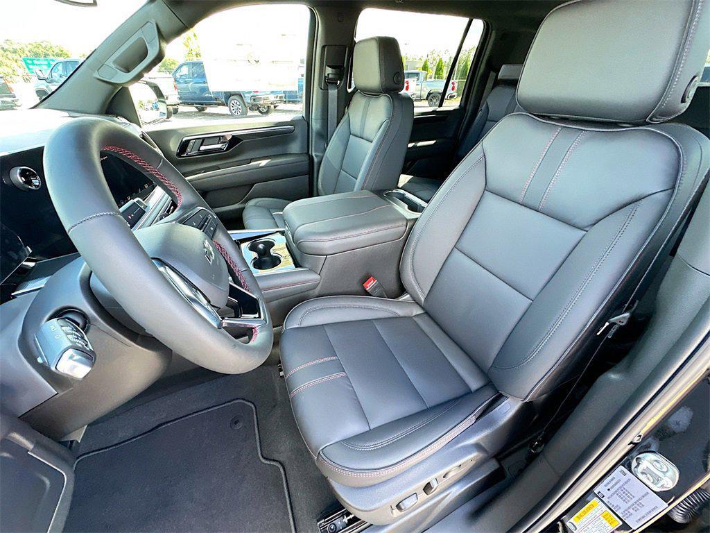 new 2025 Chevrolet Suburban car, priced at $72,725