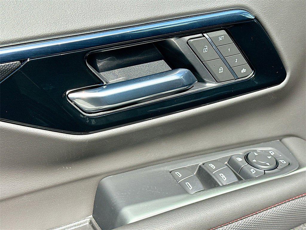 new 2025 Chevrolet Suburban car, priced at $72,725