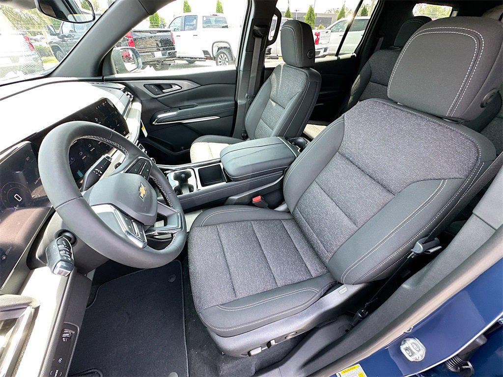 new 2026 Chevrolet Traverse car, priced at $42,695