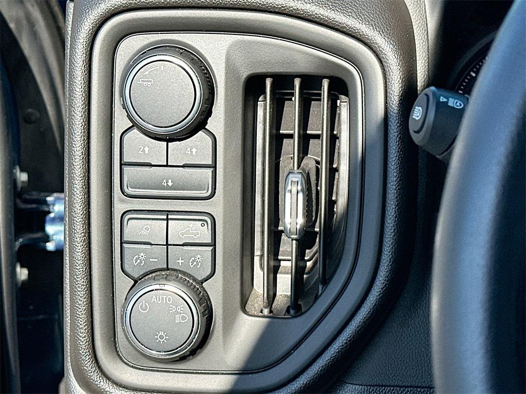 used 2025 Chevrolet Silverado 2500 car, priced at $52,890