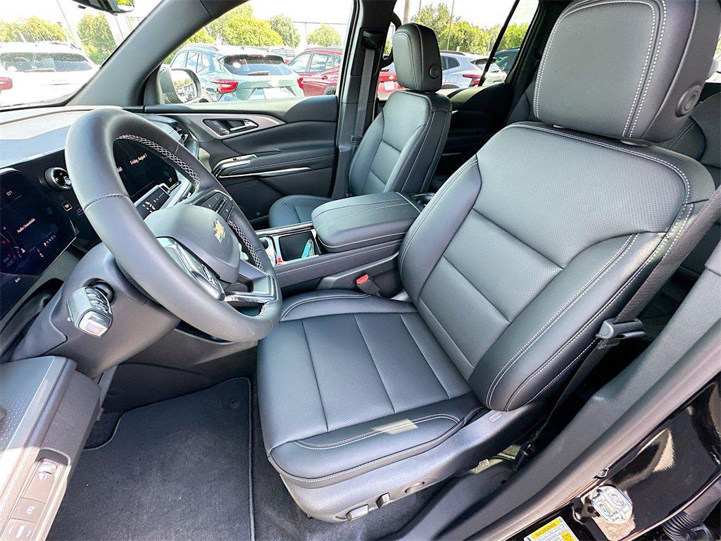 new 2026 Chevrolet Traverse car, priced at $45,215