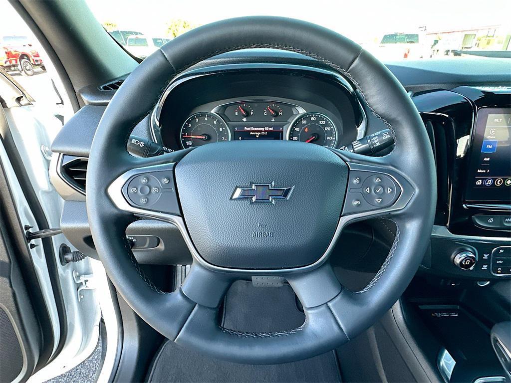 used 2023 Chevrolet Traverse car, priced at $31,998
