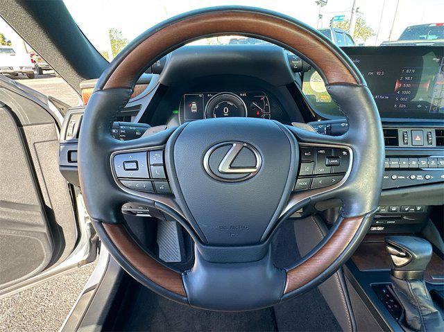 used 2022 Lexus ES 300h car, priced at $40,890