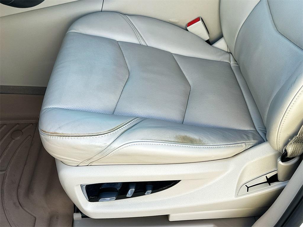 used 2019 Cadillac Escalade ESV car, priced at $34,487