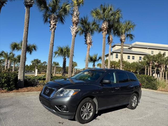 used 2014 Nissan Pathfinder car, priced at $8,999