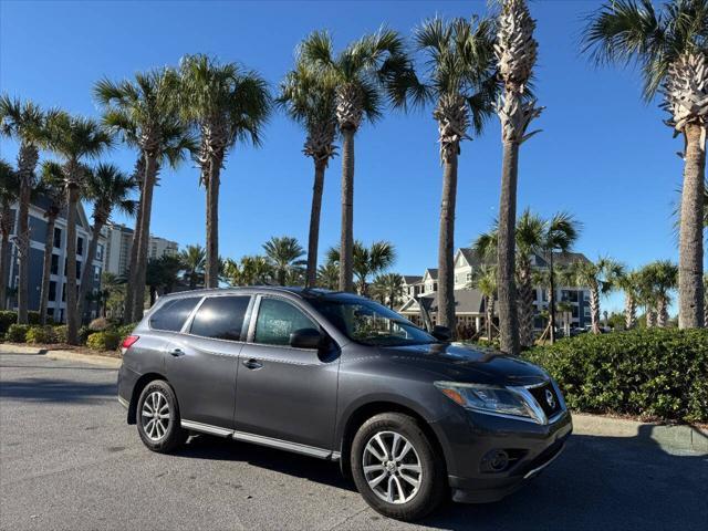 used 2014 Nissan Pathfinder car, priced at $8,999