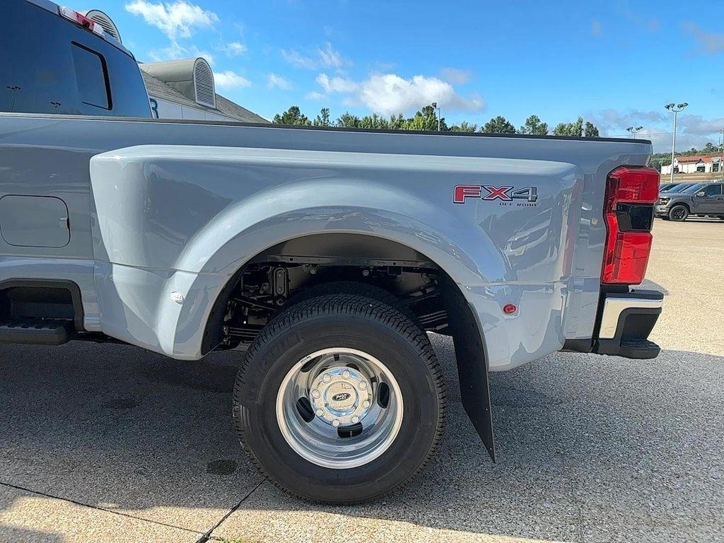 new 2025 Ford F-350 car, priced at $91,600
