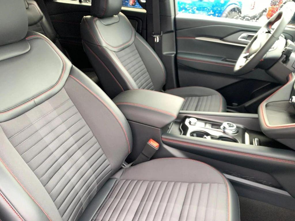 new 2025 Ford Explorer car, priced at $42,971