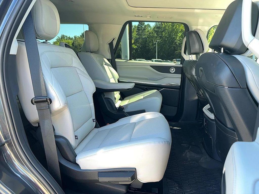 used 2025 Lincoln Navigator car, priced at $89,995