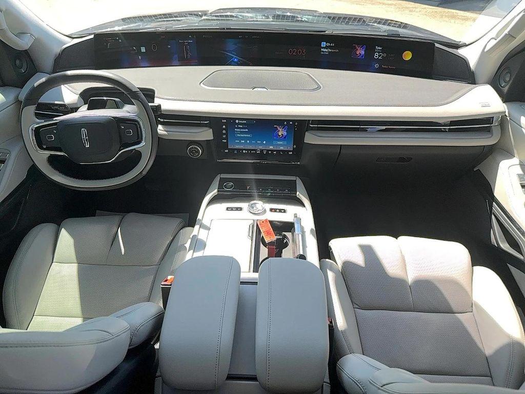 used 2025 Lincoln Navigator car, priced at $89,995