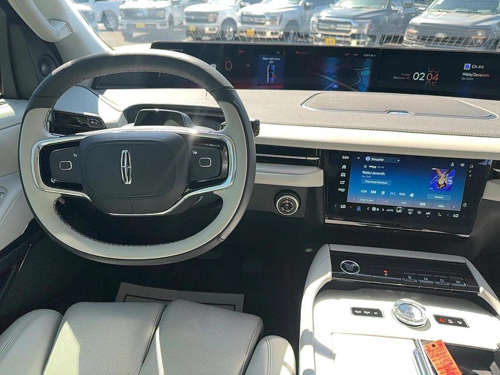 used 2025 Lincoln Navigator car, priced at $89,995