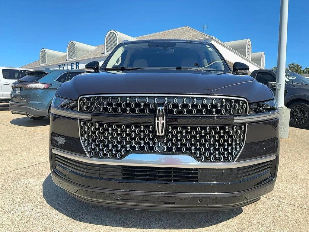 used 2025 Lincoln Navigator car, priced at $89,995