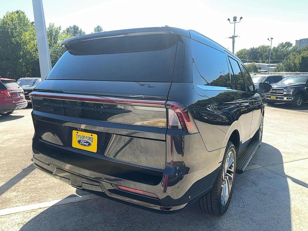 used 2025 Lincoln Navigator car, priced at $89,995