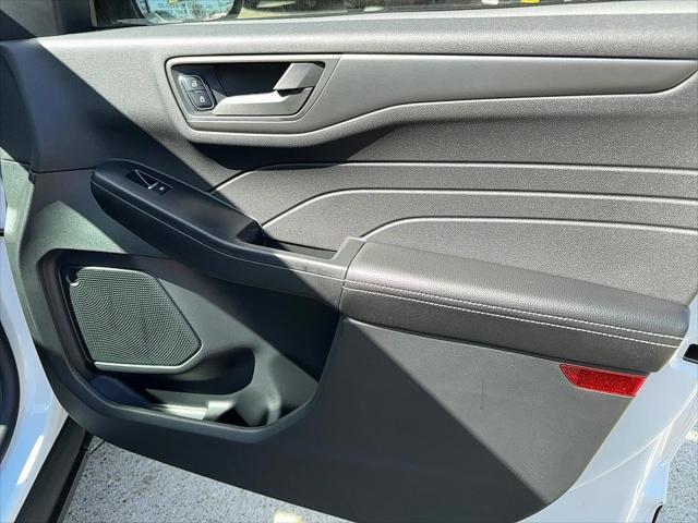 new 2025 Ford Escape car, priced at $28,068