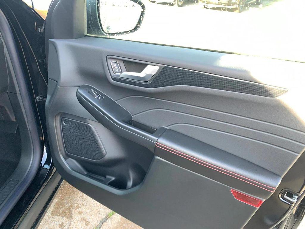 new 2025 Ford Escape car, priced at $31,436