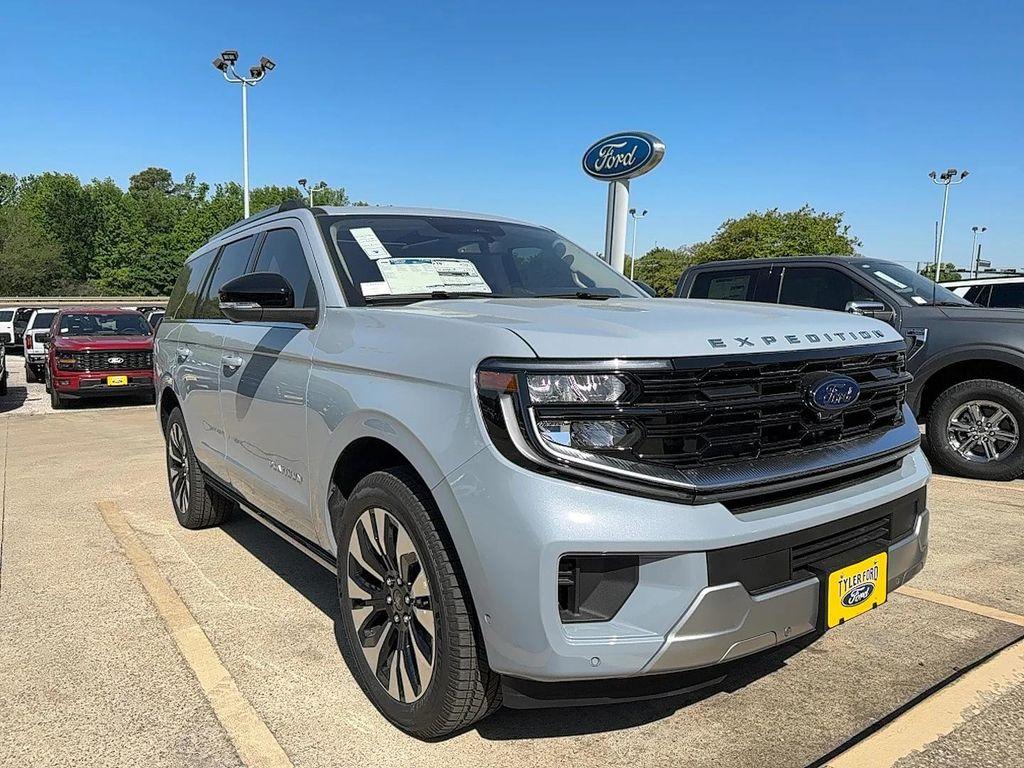 new 2025 Ford Expedition car, priced at $77,817