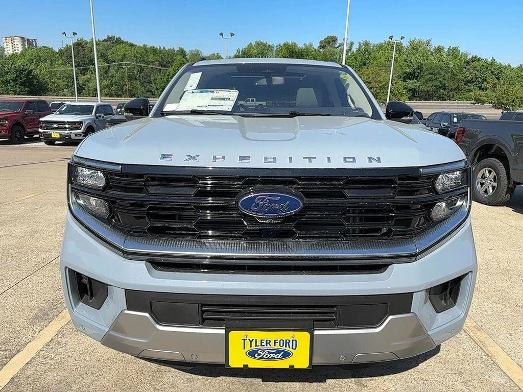 new 2025 Ford Expedition car, priced at $77,817