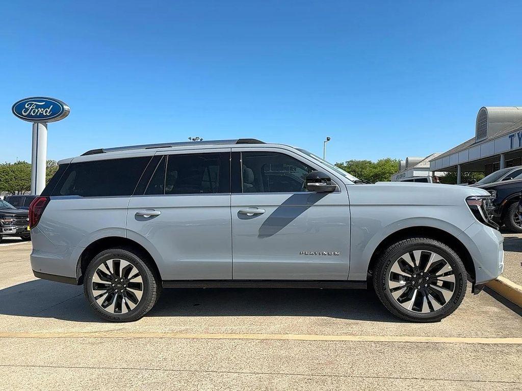 new 2025 Ford Expedition car, priced at $77,817