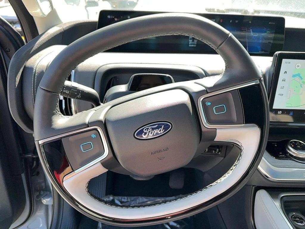 new 2025 Ford Expedition car, priced at $77,817