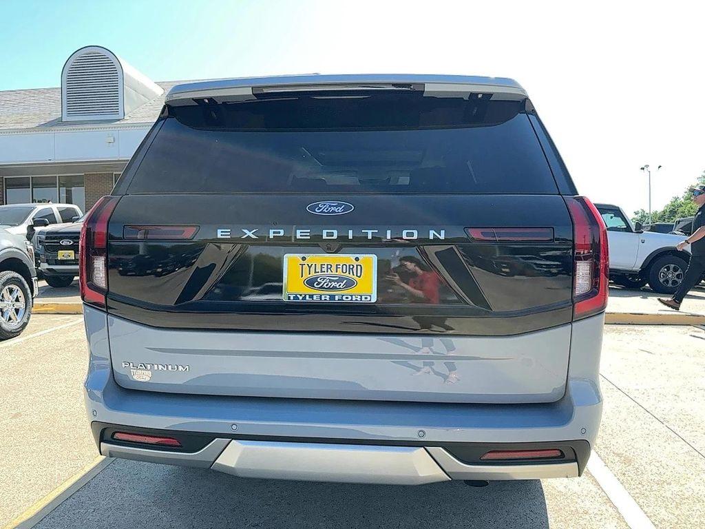 new 2025 Ford Expedition car, priced at $77,817