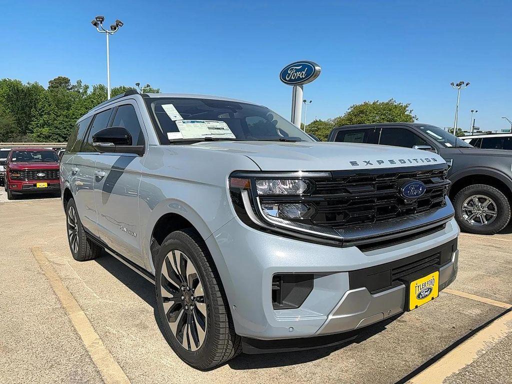 new 2025 Ford Expedition car, priced at $77,817
