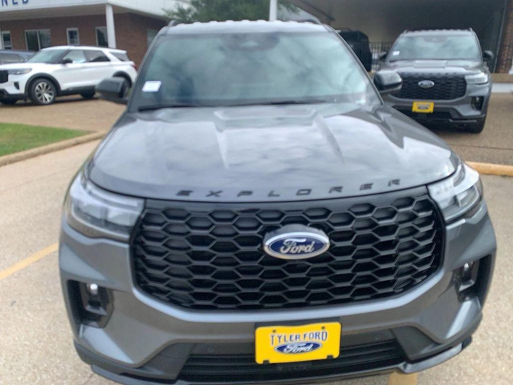 new 2025 Ford Explorer car, priced at $45,528