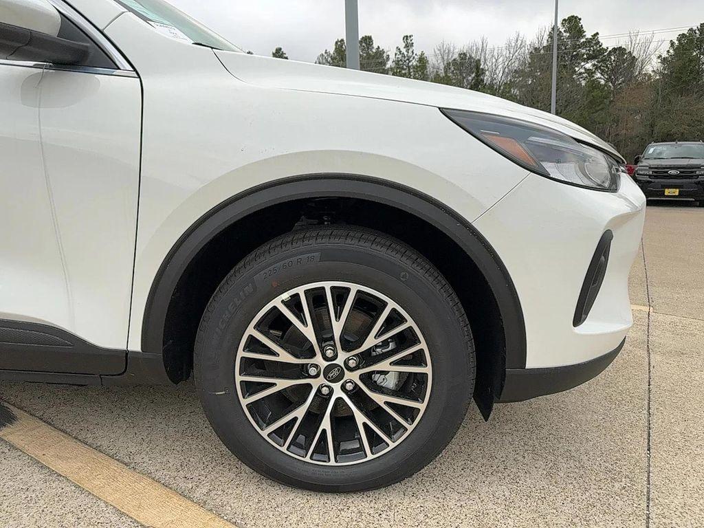 new 2025 Ford Escape PHEV car, priced at $32,898
