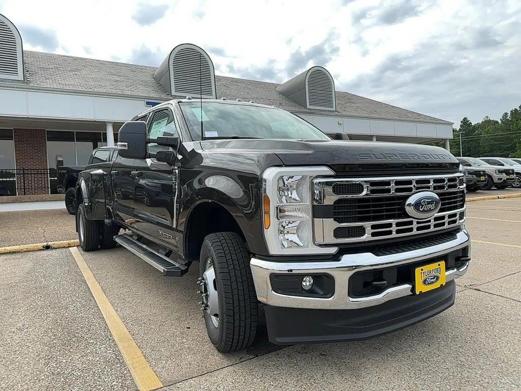 new 2025 Ford F-350 car, priced at $72,275
