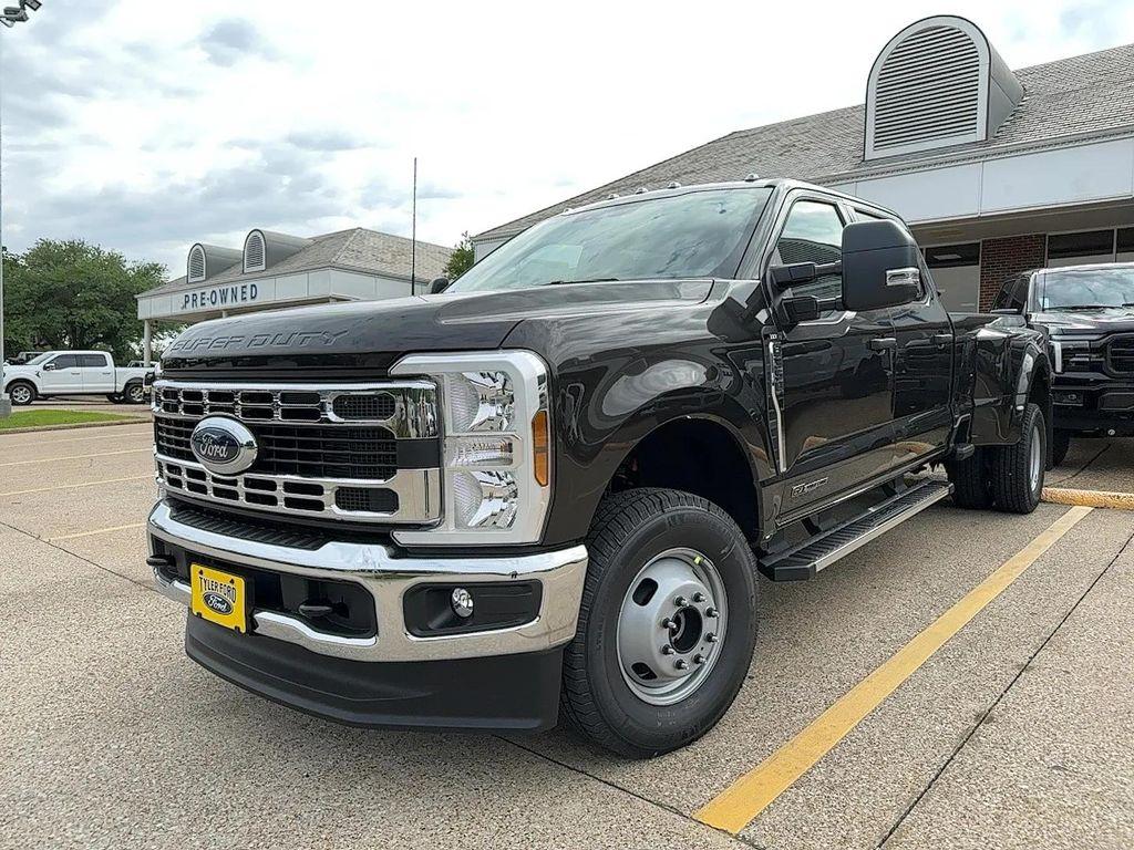new 2025 Ford F-350 car, priced at $72,275