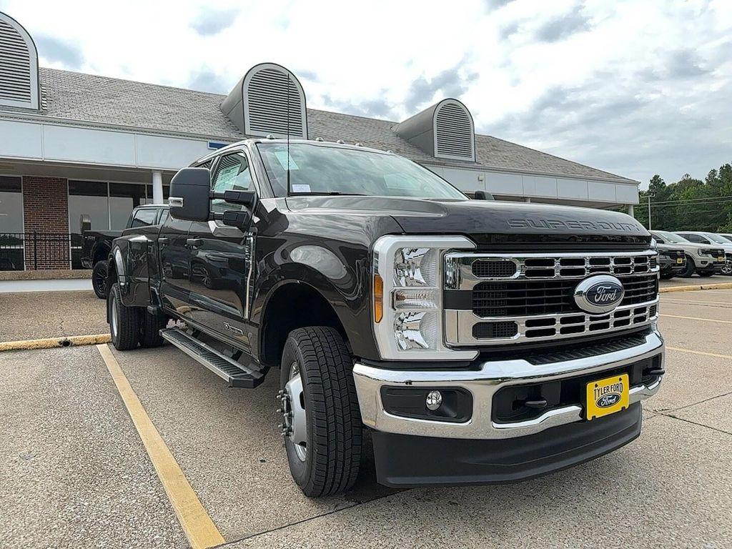 new 2025 Ford F-350 car, priced at $72,275