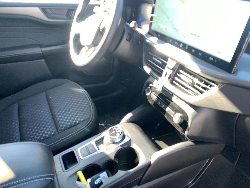 new 2025 Ford Escape car, priced at $29,969