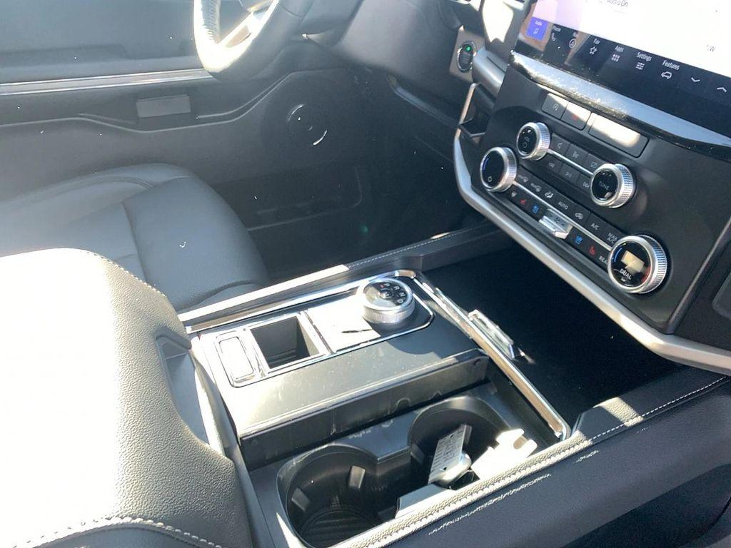 new 2024 Ford Expedition car, priced at $60,130