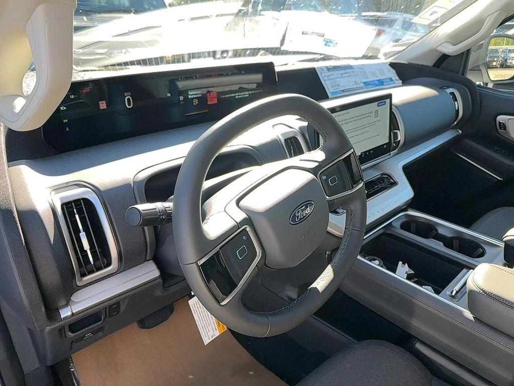 new 2025 Ford Expedition car, priced at $63,171